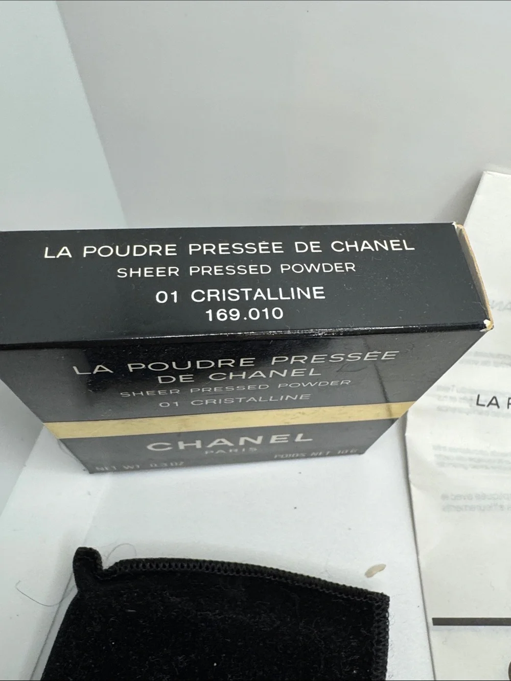 Chanel Lapoudre pressee 01 crystalline.